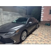 Продается комфортный и экономичный седан Toyota Camry 70 HYBRID 2019 в комплектации XLE. - фото 1
